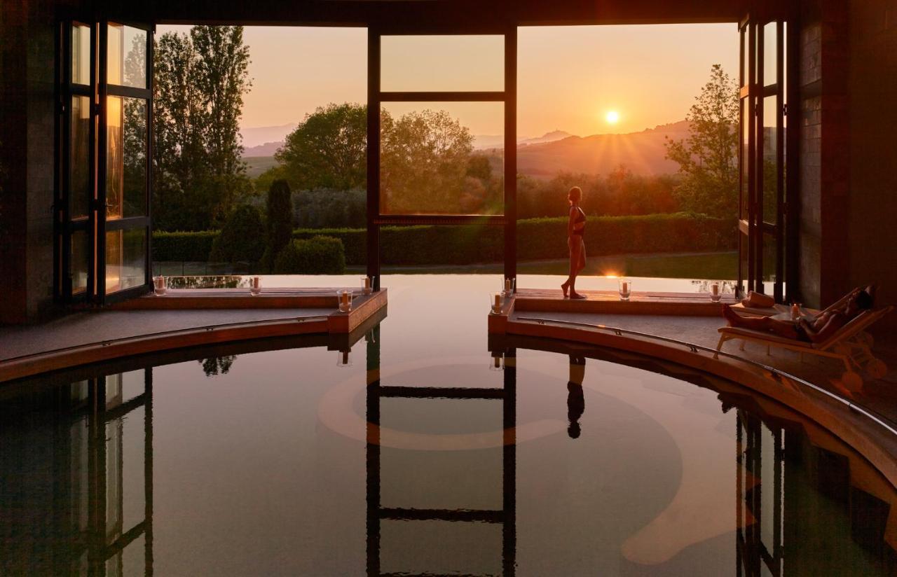 Fonteverde Lifestyle & Thermal Retreat - The Leading Hotels Of The World San Casciano dei Bagni Ngoại thất bức ảnh The interior of the Round Room at the 2010 World Economic Forum Annual Meeting of the New Champions