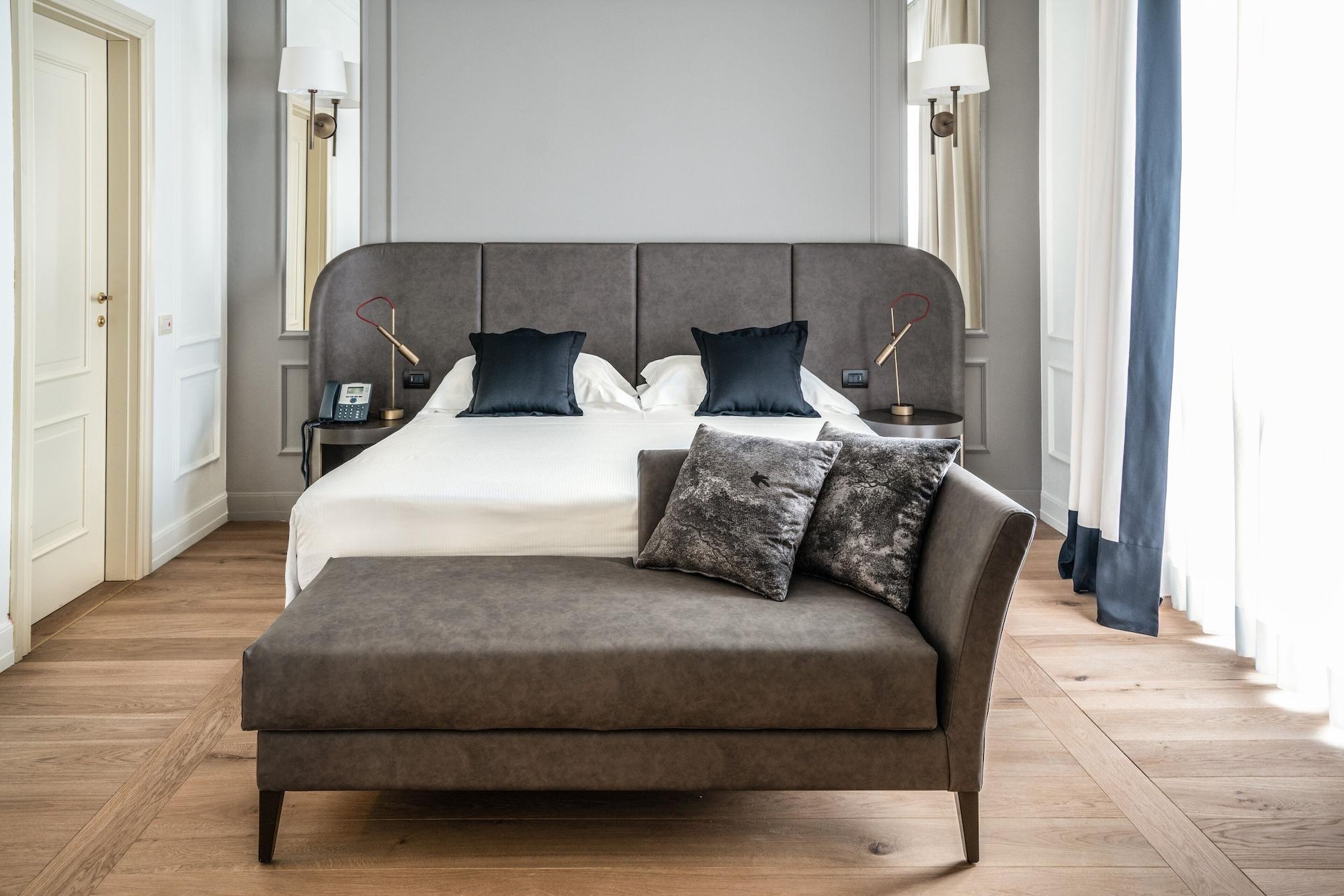 Fonteverde Lifestyle & Thermal Retreat - The Leading Hotels Of The World San Casciano dei Bagni Ngoại thất bức ảnh A bedroom at the Hotel de la Paix