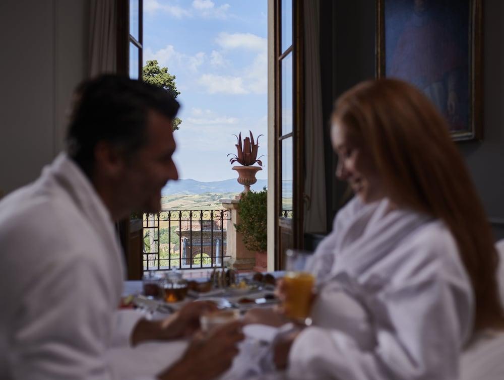 Fonteverde Lifestyle & Thermal Retreat - The Leading Hotels Of The World San Casciano dei Bagni Ngoại thất bức ảnh Breakfast at the Hotel