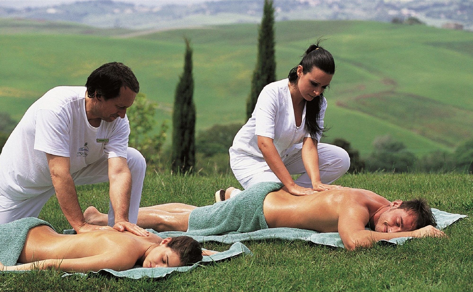 Fonteverde Lifestyle & Thermal Retreat - The Leading Hotels Of The World San Casciano dei Bagni Tiện nghi bức ảnh Massage therapists working on clients